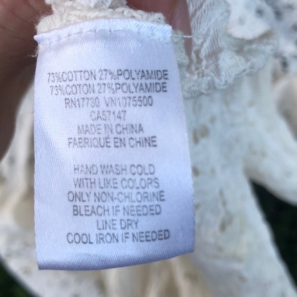 Cream lace infinity scarf - Picture 4 of 5